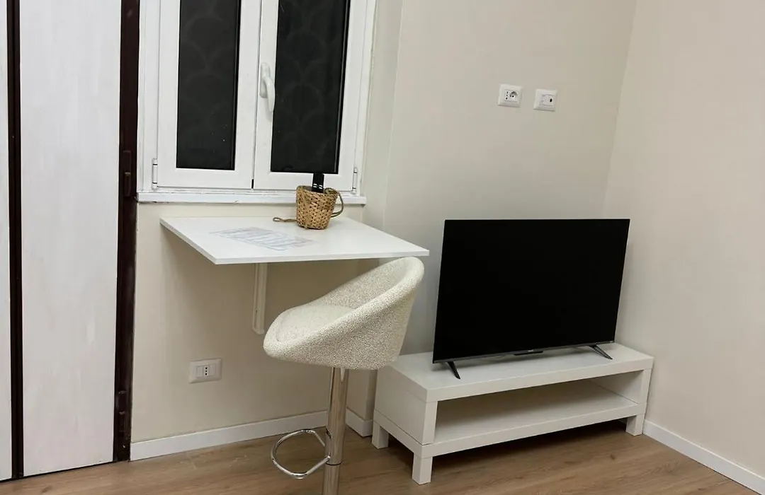 Julix - Roma Quadraro Apartment-1